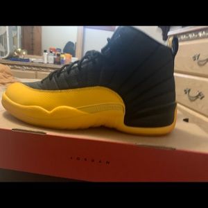 Air Jordan Retro 12 University Gold